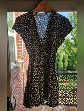 Banana Republic True Vintage Friends 90s Era Mini Faux Wrap Floral Dress Size 4